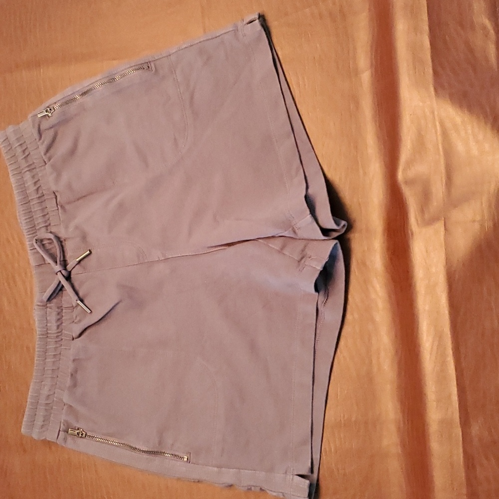 Athletic Works Women's Commuter Shorts Gray